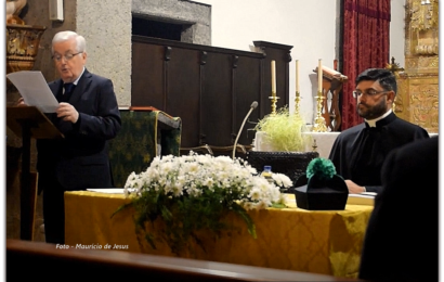 Padre Dinis Silveira apresenta livro – Vila do Topo – Ilha de São Jorge (c/ vídeo)