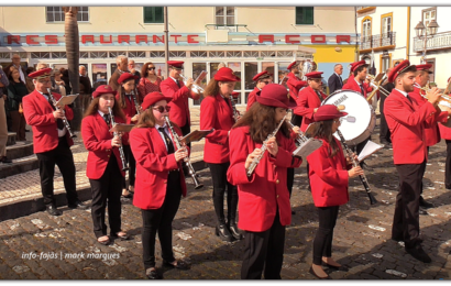 BANDAS EXECUTAM MARCHAS DE RUA – SENHOR DOS PASSOS – Vila das Velas – Ilha de São Jorge (c/ vídeo)