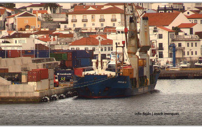 NAVIO PORTA CONTENTORES “PONTA DO SOL” A DESCARREGAR HOJE DIA 26 (QUINTA-FEIRA) NO PORTO DAS VELAS