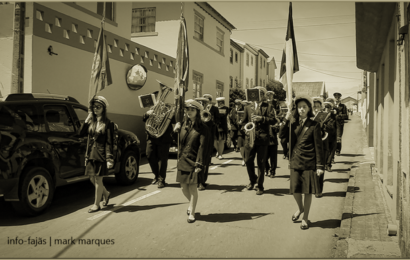 “TEMPOS DE ESPERA” – RECREIO DOS LAVRADORES DESFILA NO 2º JANTAR EM LOUVOR DO DIVINO ESPÍRITO SANTO – Santo Antão – Ilha de São Jorge (2019) (c/ vídeo)