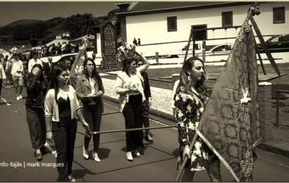 “TEMPOS DE ESPERA” – CORTEJO DE COROAÇÃO DO DIVINO ESPÍRITO SANTO – Freguesia dos Rosais – Ilha de São Jorge (2019) (c/ vídeo)