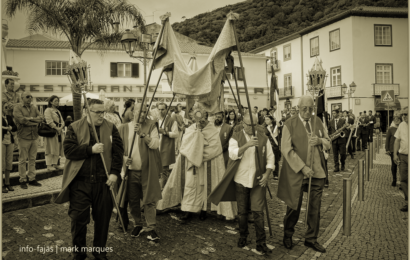 “TEMPOS DE ESPERA” – PROCISSÃO DO CORPO DE DEUS – VELAS – Ilha de São Jorge (2019) (c/ vídeo)