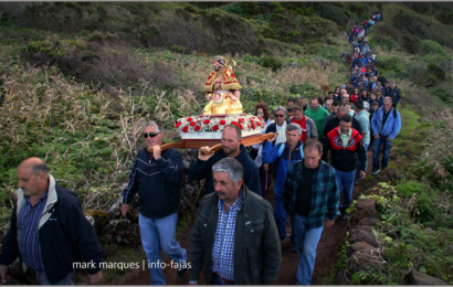 “TEMPOS DE ESPERA” – IMAGEM DO SENHOR SANTO CRISTO DE RUMO AO SANTUÁRIO – Fajã da Caldeira de Santo Cristo – Ilha de São Jorge  (c/ vídeo)