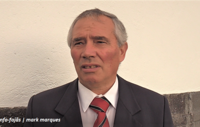 “FAZ-NOS FALTA TER ESTE COMPROMISSO DE TOCAR MÚSICA”, afirma Juvelino Reis, Maestro da Recreio Terreirense – Manadas – Ilha de São Jorge (c/ vídeo)