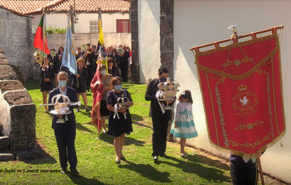 COROAÇÃO E CORTEJO DO DIVINO ESPÍRITO SANTO – Manadas – Ilha de São Jorge (c/ vídeo)