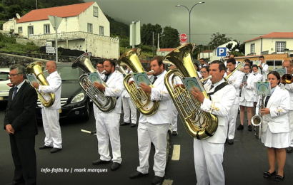 FILARMÓNICA DE SANTO AMARO abrilhantou a FESTA DA SENHORA DA LUZ – Queimada – Ilha de São Jorge (c/ vídeo)