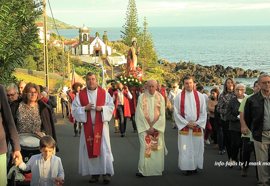 Festa de Santa Bárbara (Procissão) – Manadas – Ilha de São Jorge (c/ vídeo) Festa de Santa Bárbara (Procissão) – Manadas – Ilha de São Jorge (c/ vídeo)