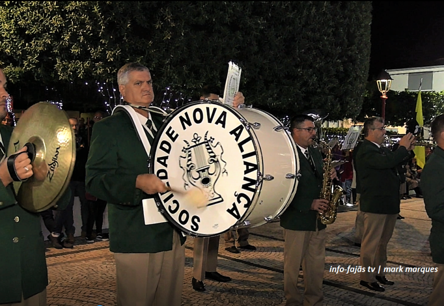 “NOVA ALIANÇA” desfila no DIA DAS MONTRAS – Vila de Velas – Ilha de São Jorge (c/ vídeo)