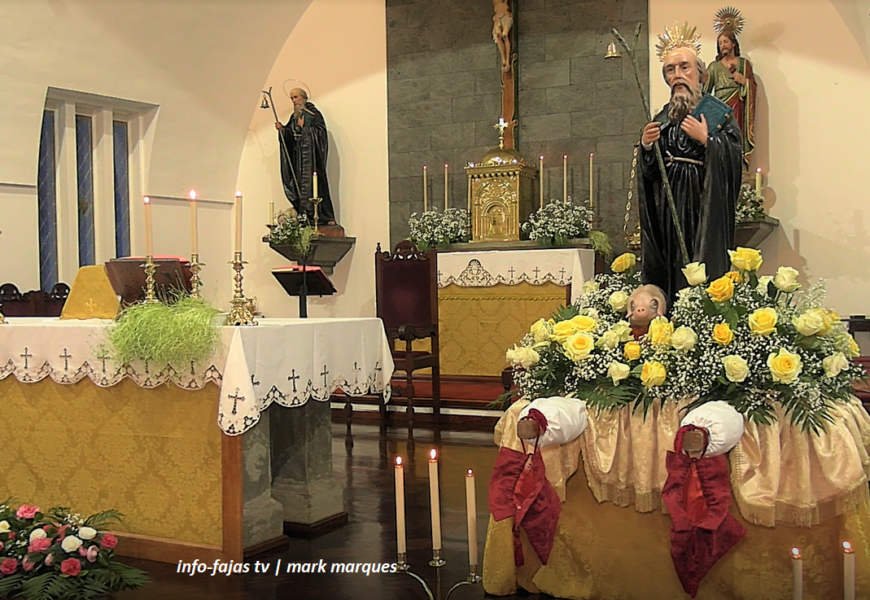 “MISSA SOLENE”- Festa de SANTO ANTÃO – Ilha de São Jorge (c/ vídeo) “MISSA SOLENE”- Festa de SANTO ANTÃO – Ilha de São Jorge (c/ vídeo)