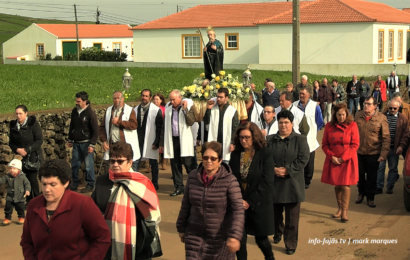 PROCISSÃO EM HONRA DE SANTO ANTÃO – Ilha de São Jorge (c/ vídeo)