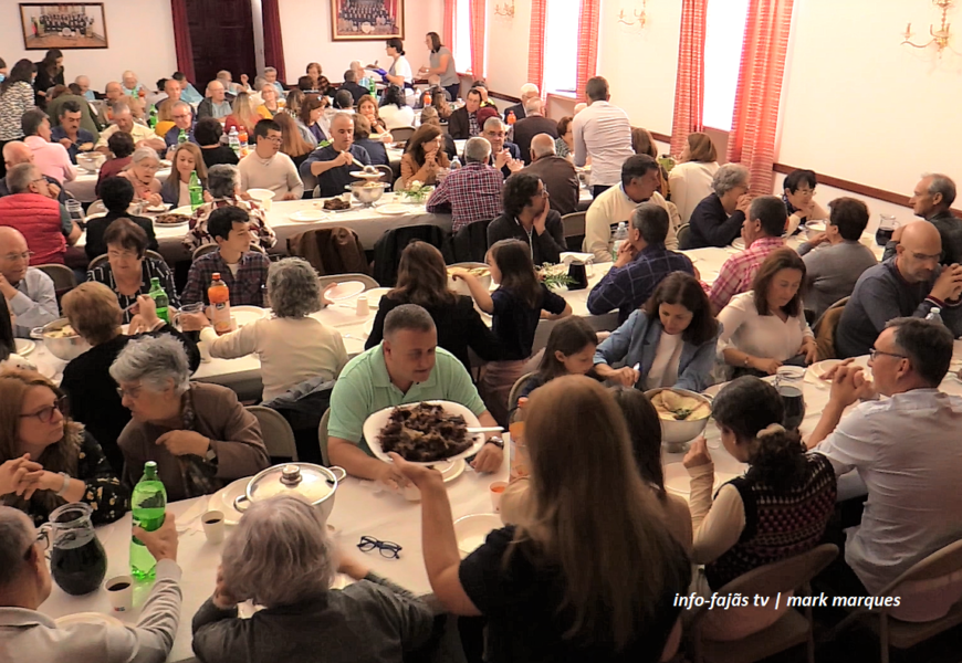 “Almoço / Animação da Banda Filarmónica” – Vila da Calheta – Ilha de São Jorge (c/ vídeo)