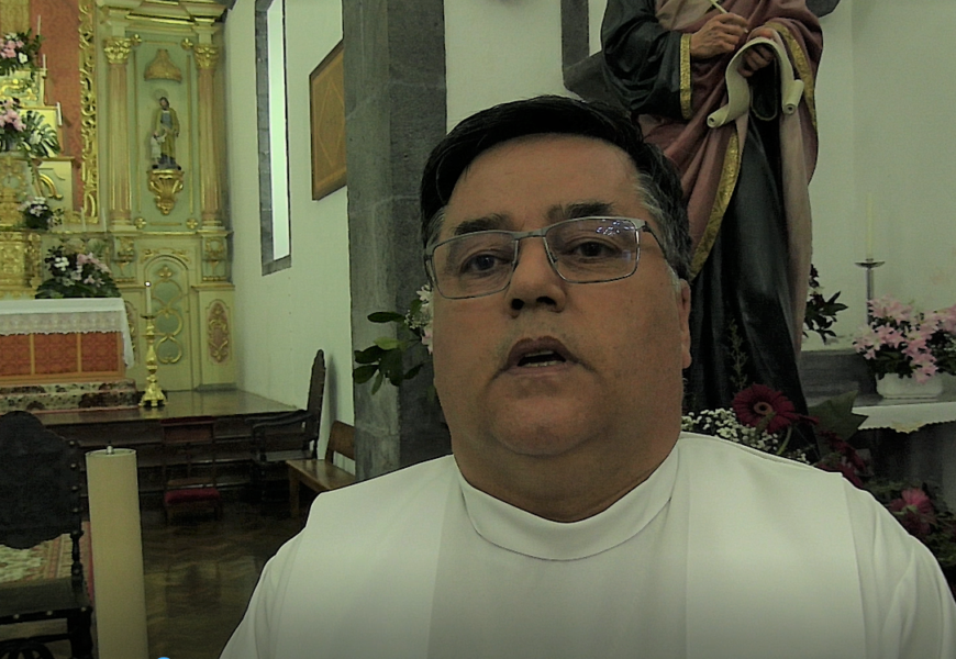 Padre António Duarte felicita os paroquianos e emigrantes – Festa de São Mateus – Urzelina – Ilha de São Jorge (c/ vídeo)