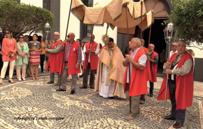 “BANDAS FILARMÓNICAS” da Vila das Velas participaram na “Procissão do Corpo de Deus” – Velas – Ilha de São Jorge (c/ vídeo)