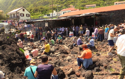 FAJÃ DO OUVIDOR “Sopas do Espírito Santo servidas no Calhau” – Norte Grande – Ilha de São Jorge (c/ vídeo)