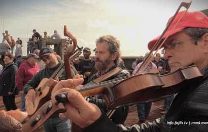 “CHAMARRITAS E CANTIGAS SOLTAS” na Festa da Ganadaria de Gabriel Azevedo – São Tomé – Ilha de São Jorge (c/ vídeo)