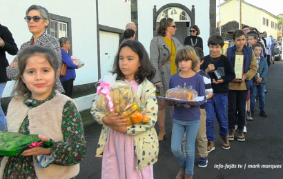 “CORTEJO DE OFERENDAS AO MENINO JESUS” – Urzelina – Ilha de São Jorge (c/ vídeo)