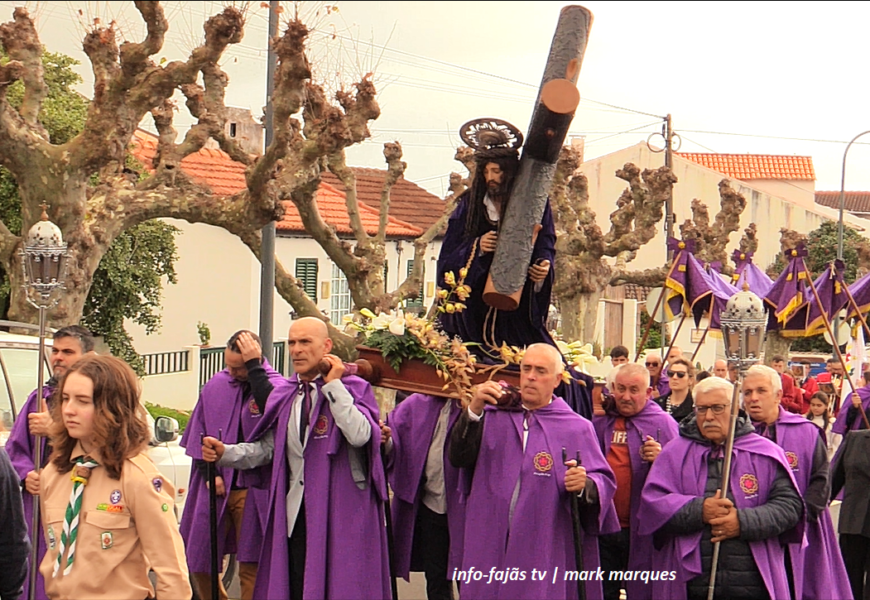 Procissão do “SENHOR DOS PASSOS” (Encontro) – Vila das Velas – Ilha de São Jorge (c/ vídeo)
