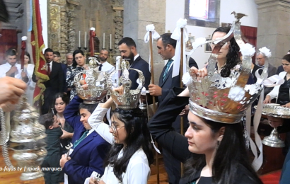“IMPOSIÇÃO DE COROAS / EUCARISTIA” do 3º Jantar do Divino Espírito Santo – Vila do Topo – Ilha de São Jorge (c/ vídeo)