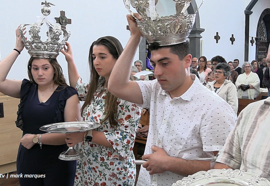 “IMPOSIÇÃO DE COROAS E EUCARISTIA” – Festa ao Divino Espírito Santo – 4º jantar – Urzelina – Ilha de São Jorge (c/ vídeo) “IMPOSIÇÃO DE COROAS E EUCARISTIA” – Festa ao Divino Espírito Santo – 4º jantar – Urzelina – Ilha de São Jorge (c/ vídeo)