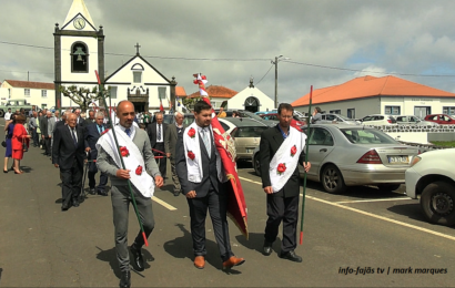 “CORTEJO DE COROAÇÃO”- Domingo do Espírito Santo – Norte Pequeno – Ilha de São Jorge (c/ vídeo)