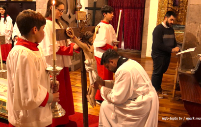 “SEXTA-FEIRA SANTA” – Celebração da Paixão do Senhor – Matriz da Vila do Topo – Ilha S. Jorge (18.04.2025) (c/ vídeo)